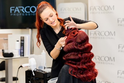 Farcom Professional – Εκπαιδευτικό Σεμινάριο Bridal & Evening Hairstyles